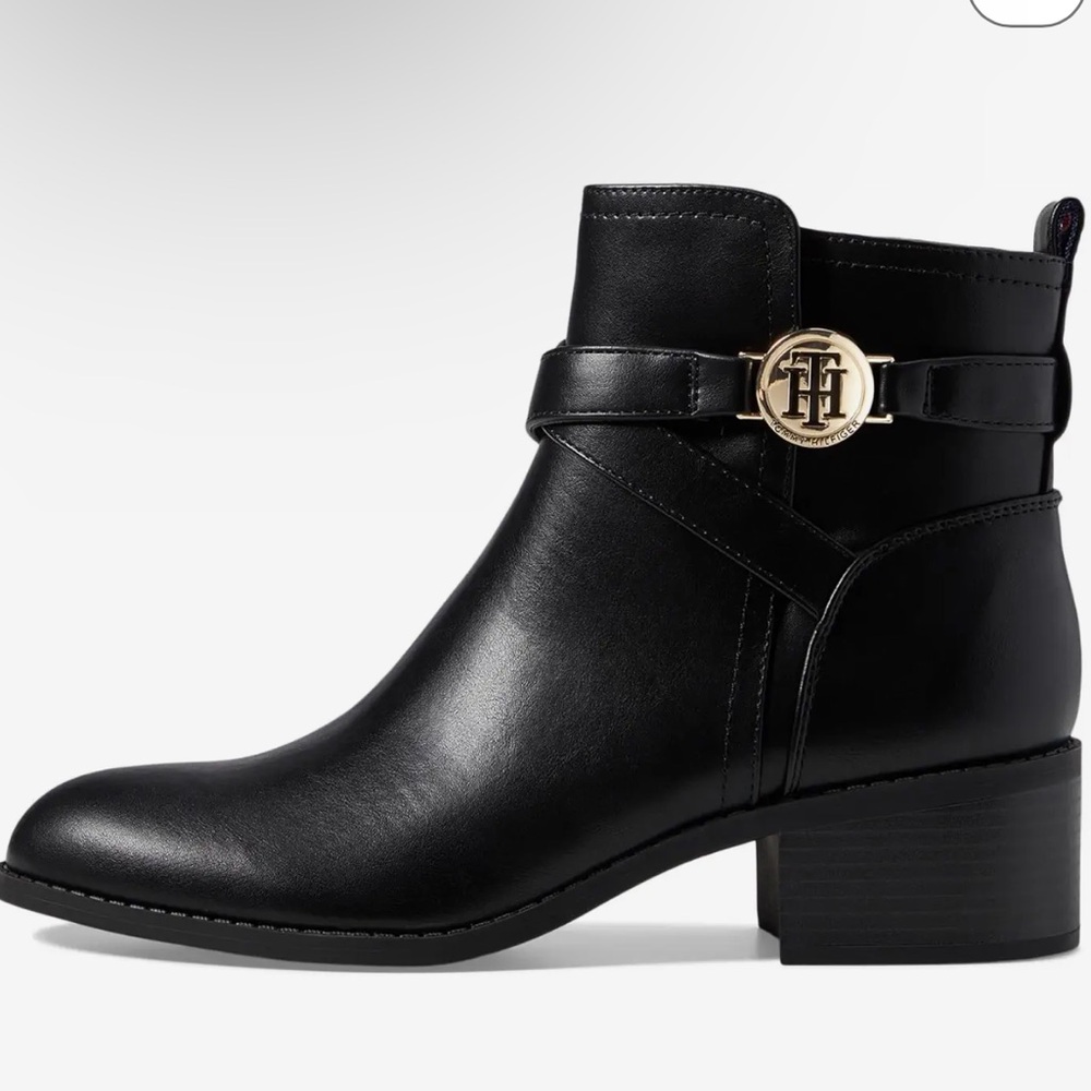 🌸TOMMY HILFIGER🌸 Diyana Faux Leather Ankle Bootie Black Size: 5